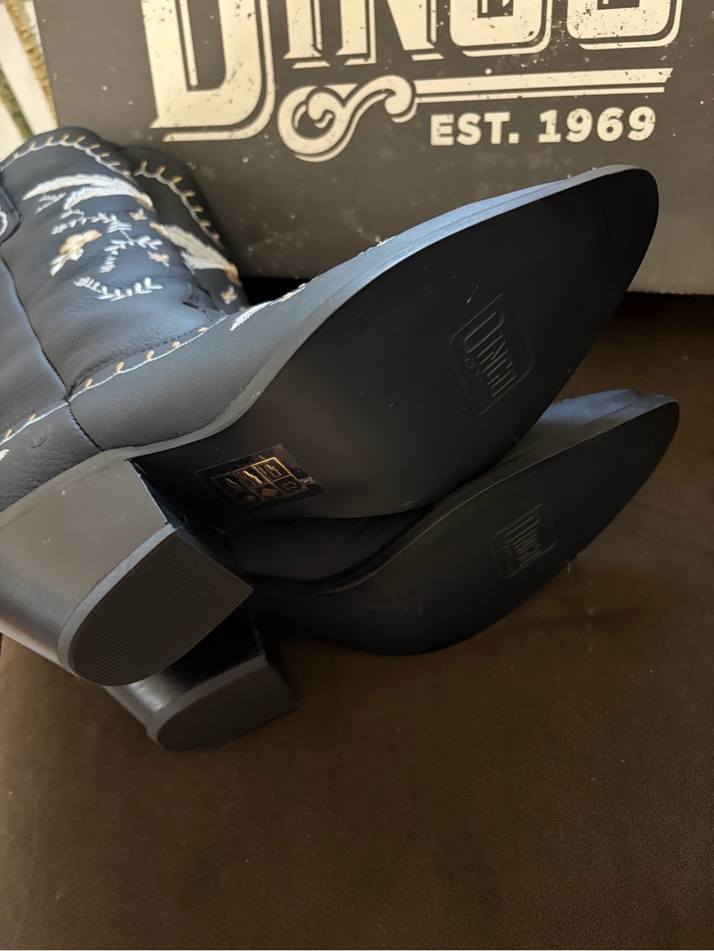 Dingo “Full Bloom” Black Boots Size  9. New with Box! - Picture 2 of 3